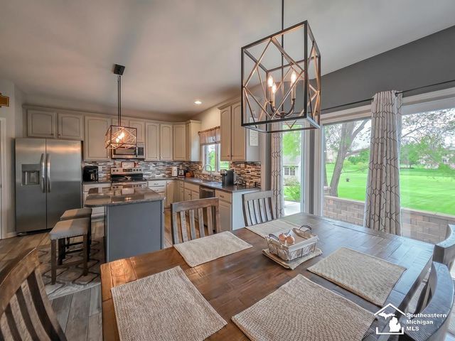 209 Orleans Avenue, Monroe, MI 48162