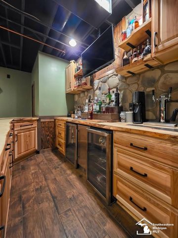 209 Orleans Avenue, Monroe, MI 48162