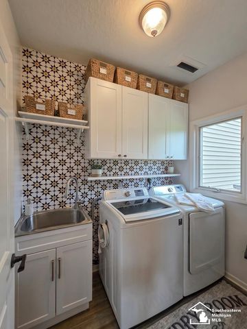 209 Orleans Avenue, Monroe, MI 48162