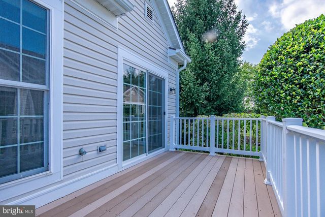 8406 MOUNTAIN LARKSPUR DR DR, Lorton, VA 22079