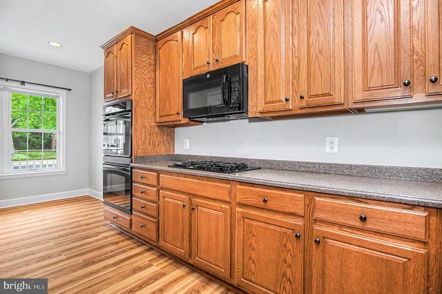 8406 MOUNTAIN LARKSPUR DR DR, Lorton, VA 22079