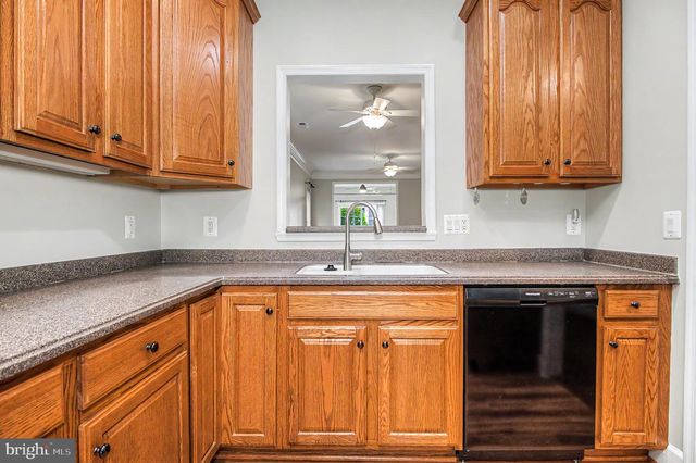 8406 MOUNTAIN LARKSPUR DR DR, Lorton, VA 22079