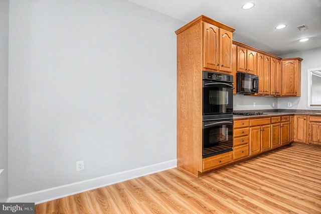 8406 MOUNTAIN LARKSPUR DR DR, Lorton, VA 22079