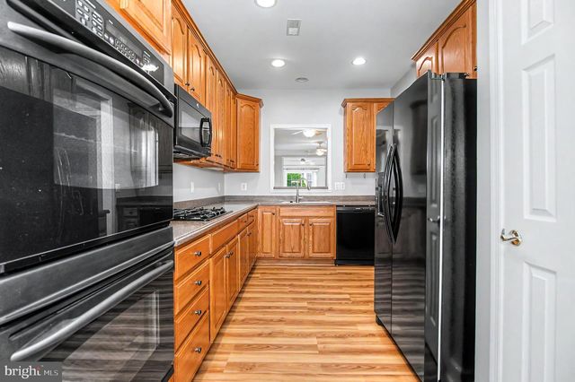 8406 MOUNTAIN LARKSPUR DR DR, Lorton, VA 22079
