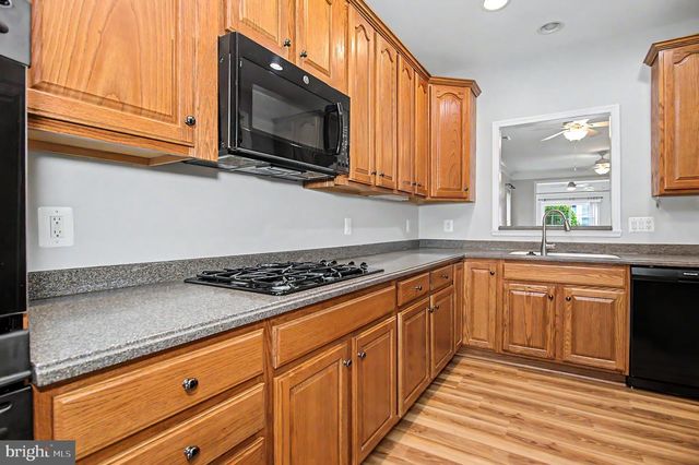 8406 MOUNTAIN LARKSPUR DR DR, Lorton, VA 22079