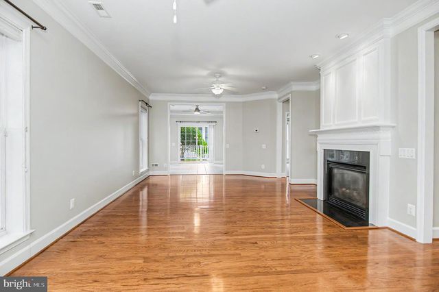 8406 MOUNTAIN LARKSPUR DR DR, Lorton, VA 22079