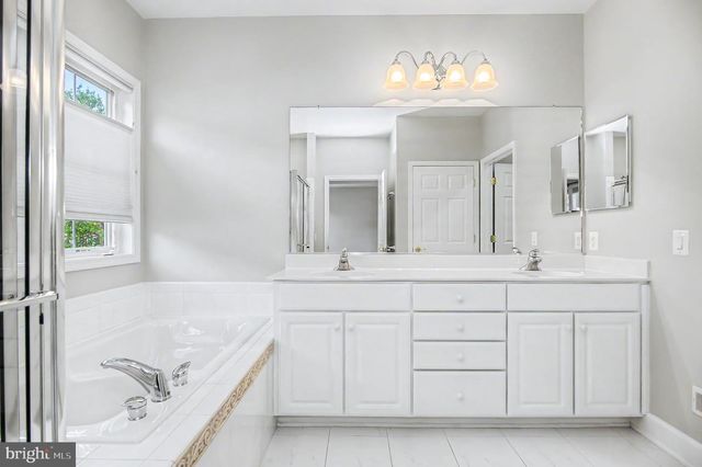 8406 MOUNTAIN LARKSPUR DR DR, Lorton, VA 22079