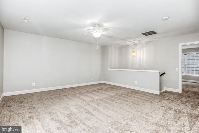 8406 MOUNTAIN LARKSPUR DR DR, Lorton, VA 22079