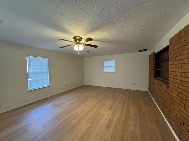 4765 Spiva Drive, Oklahoma City, OK 73115