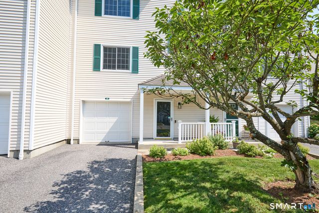 14 South Street 49, Danbury, CT 06810