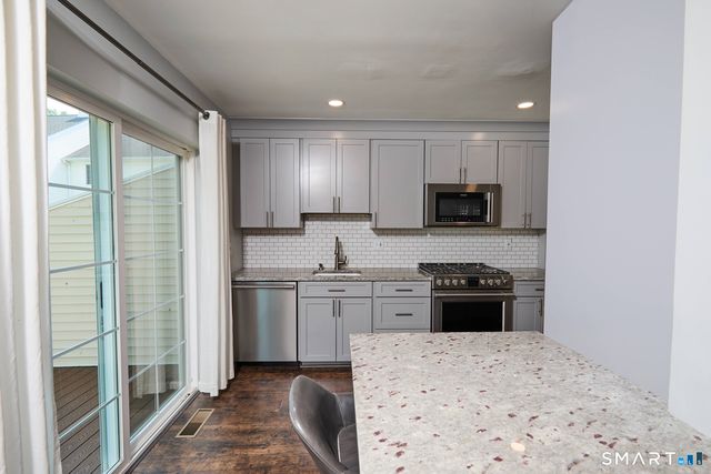 14 South Street 49, Danbury, CT 06810