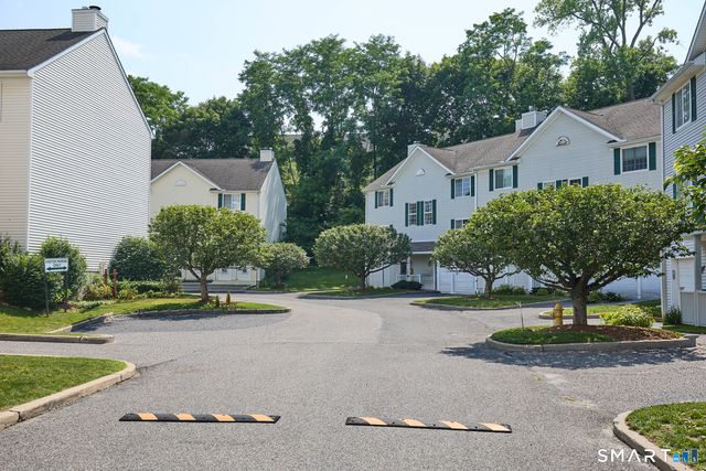 14 South Street 49, Danbury, CT 06810