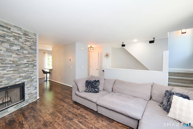 14 South Street 49, Danbury, CT 06810