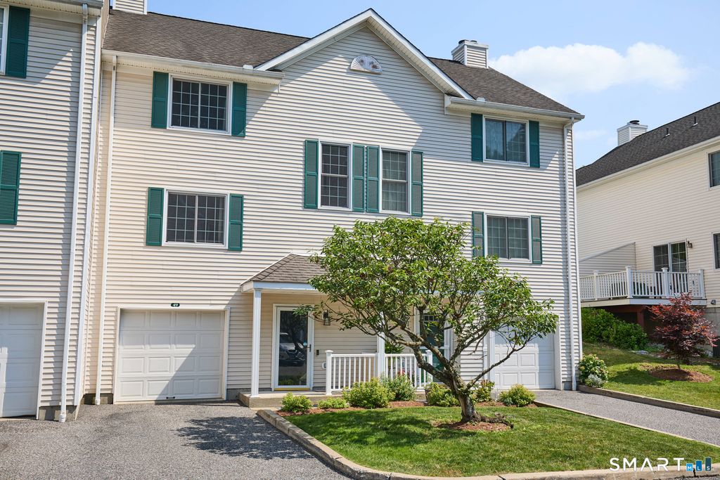 14 South Street 49, Danbury, CT 06810