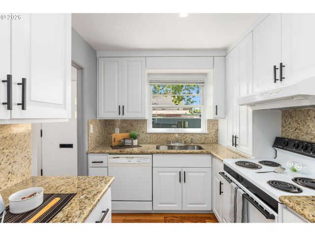 6811 Ne BROADWAY, Portland, OR 97213