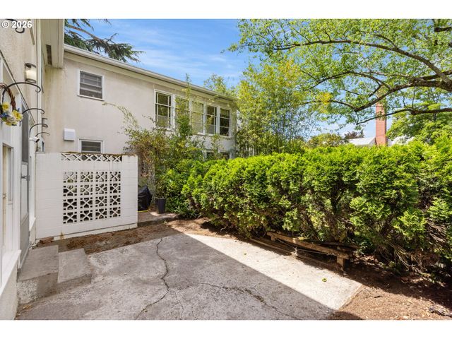 6811 Ne BROADWAY, Portland, OR 97213