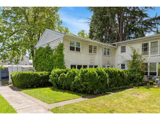 6811 Ne BROADWAY, Portland, OR 97213