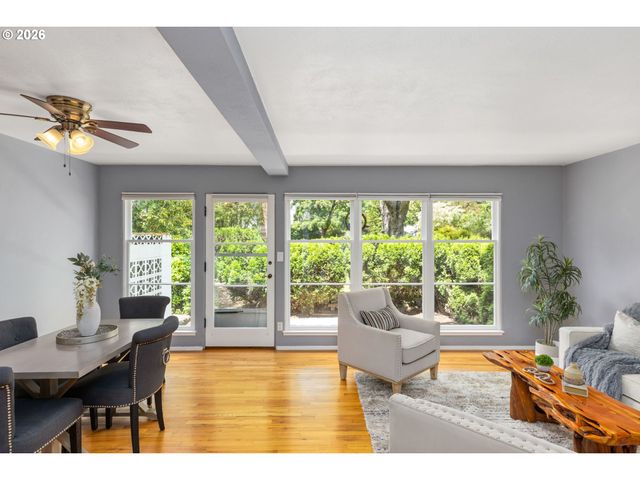 6811 Ne BROADWAY, Portland, OR 97213