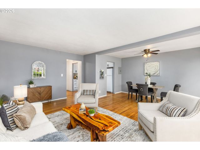 6811 Ne BROADWAY, Portland, OR 97213