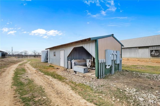 17080 Lonnie Graggs Road, Lincoln, AR 72744