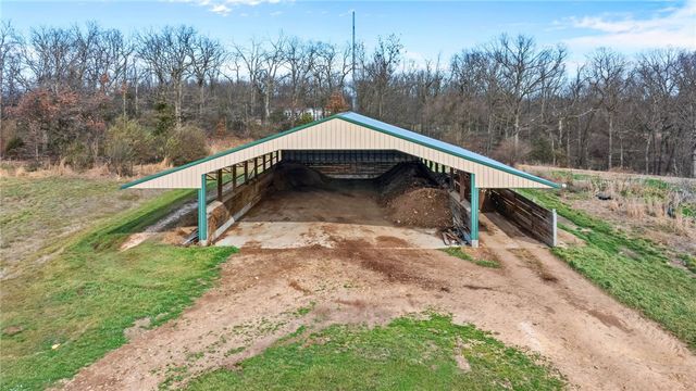17080 Lonnie Graggs Road, Lincoln, AR 72744