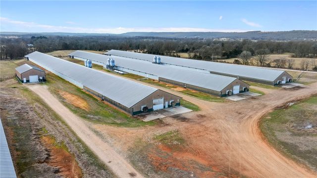 17080 Lonnie Graggs Road, Lincoln, AR 72744