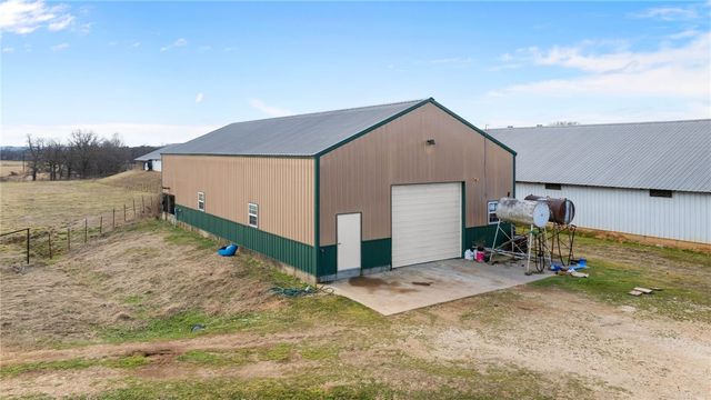 17080 Lonnie Graggs Road, Lincoln, AR 72744