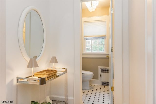 39 Kendal Ave, Maplewood Twp., NJ 07040
