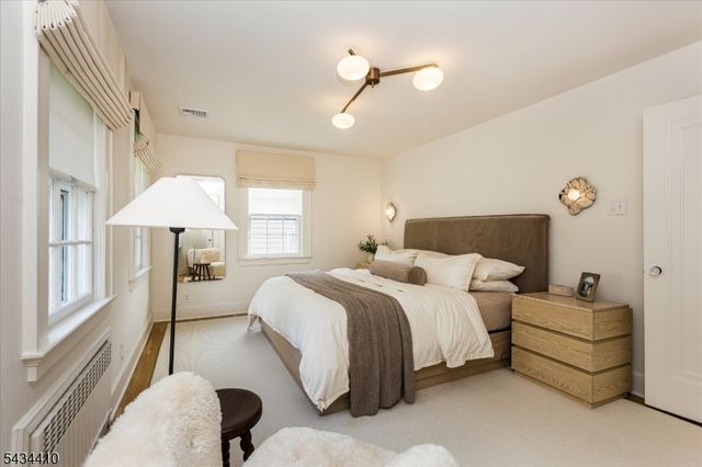 39 Kendal Ave, Maplewood Twp., NJ 07040