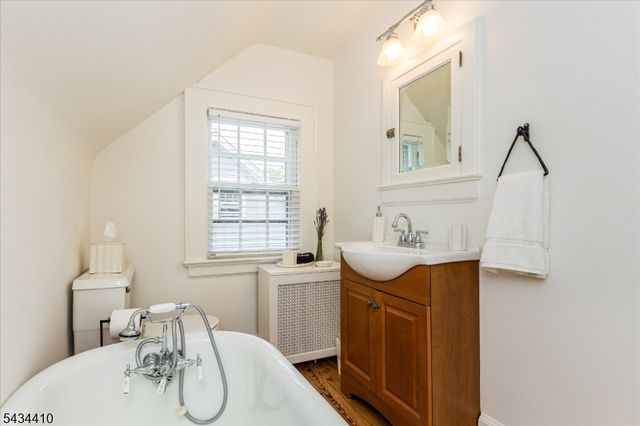 39 Kendal Ave, Maplewood Twp., NJ 07040
