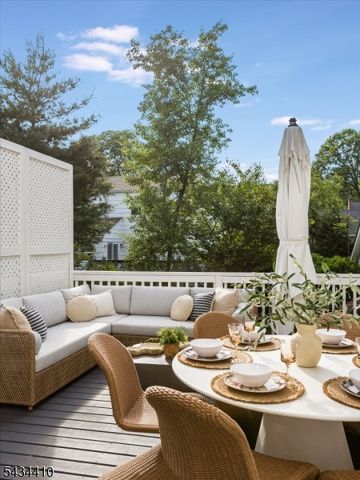 39 Kendal Ave, Maplewood Twp., NJ 07040