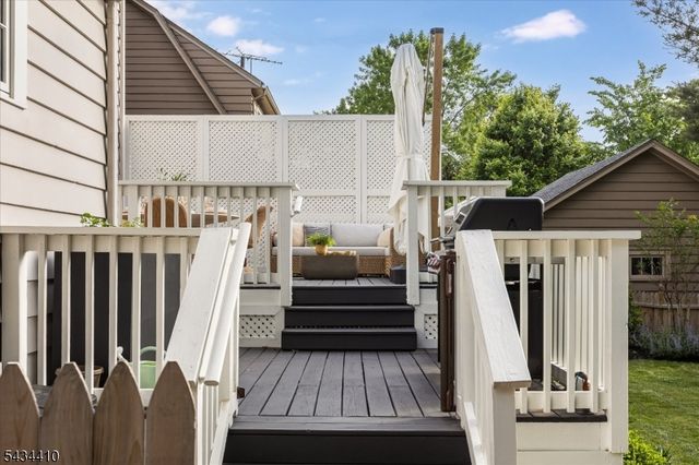 39 Kendal Ave, Maplewood Twp., NJ 07040