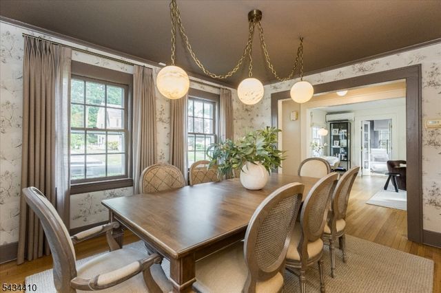 39 Kendal Ave, Maplewood Twp., NJ 07040