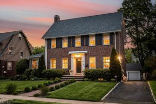 39 Kendal Ave, Maplewood Twp., NJ 07040