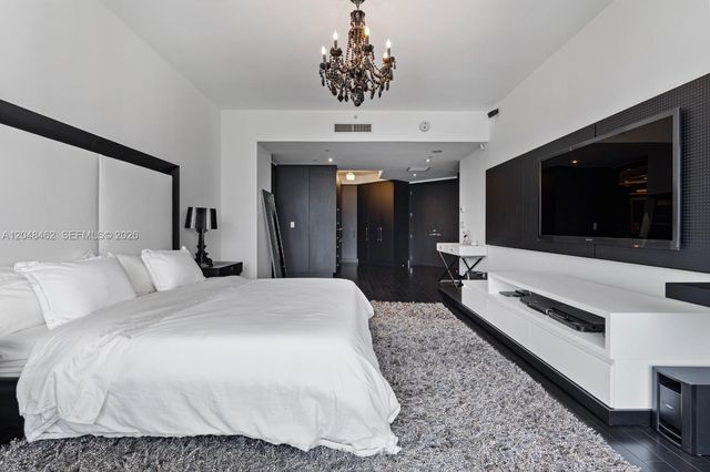 1425 Brickell Ave 42E, Miami, FL 33131