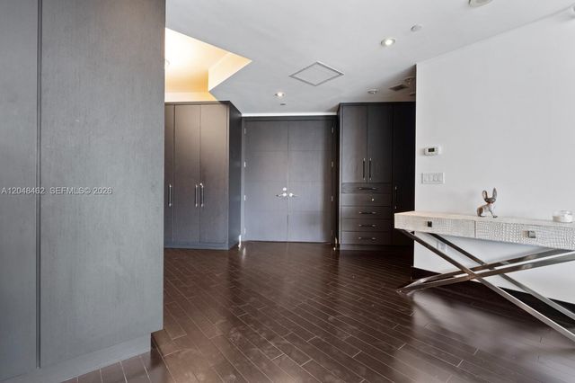 1425 Brickell Ave 42E, Miami, FL 33131