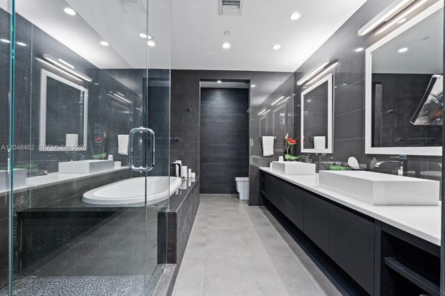 1425 Brickell Ave 42E, Miami, FL 33131