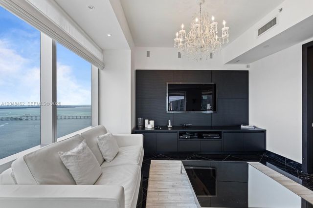 1425 Brickell Ave 42E, Miami, FL 33131