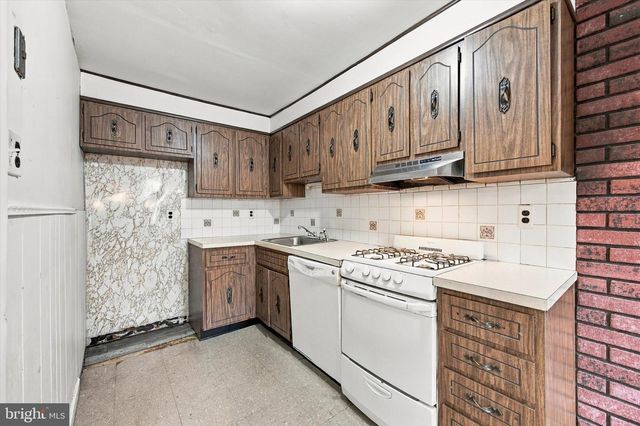 604 RIVELY AVE, Glenolden, PA 19036