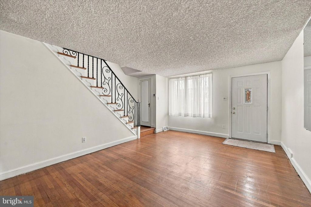 604 RIVELY AVE, GLENOLDEN, PA 19036 — photo 3
