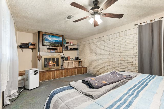 4312 Greenbriar Drive, Bellmead, TX 76705