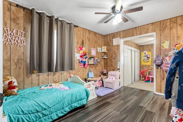 4312 Greenbriar Drive, Bellmead, TX 76705
