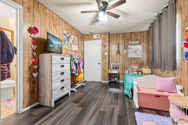 4312 Greenbriar Drive, Bellmead, TX 76705