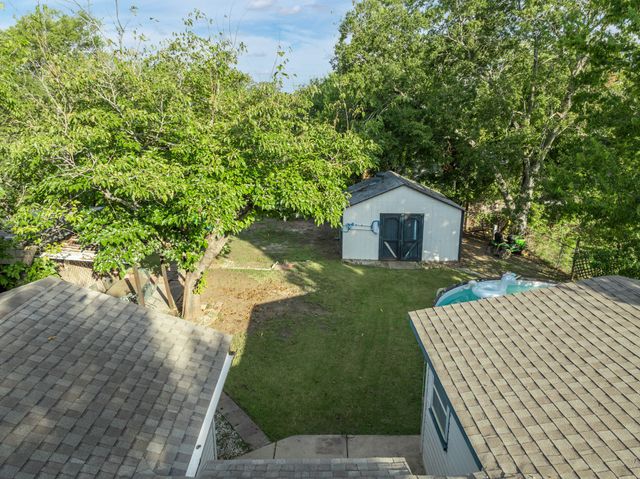 4312 Greenbriar Drive, Bellmead, TX 76705