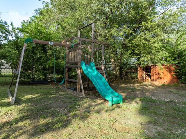 4312 Greenbriar Drive, Bellmead, TX 76705