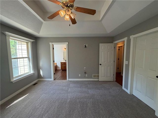21505 E 50th Terrace Court, Independence, MO 64015