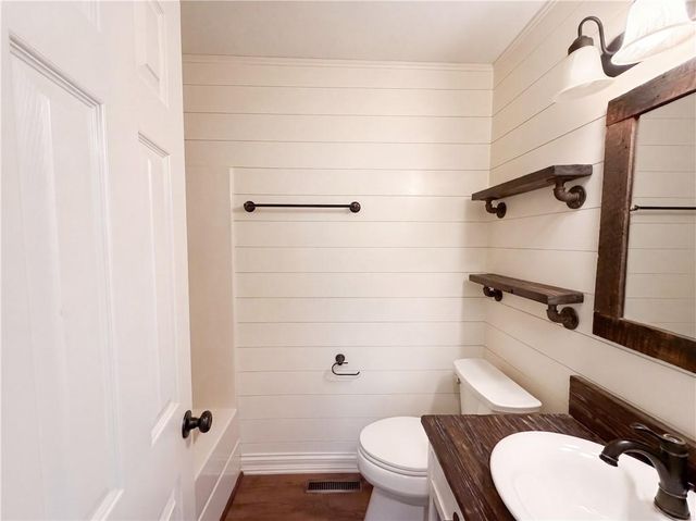 21505 E 50th Terrace Court, Independence, MO 64015