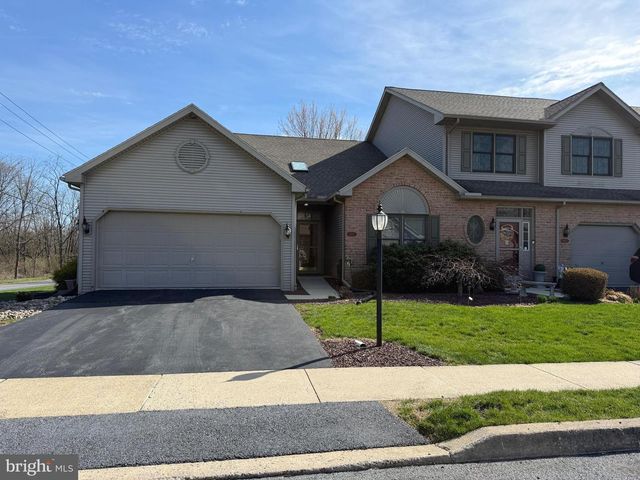 6401 WHISPER WOOD LN, Harrisburg, PA 17112