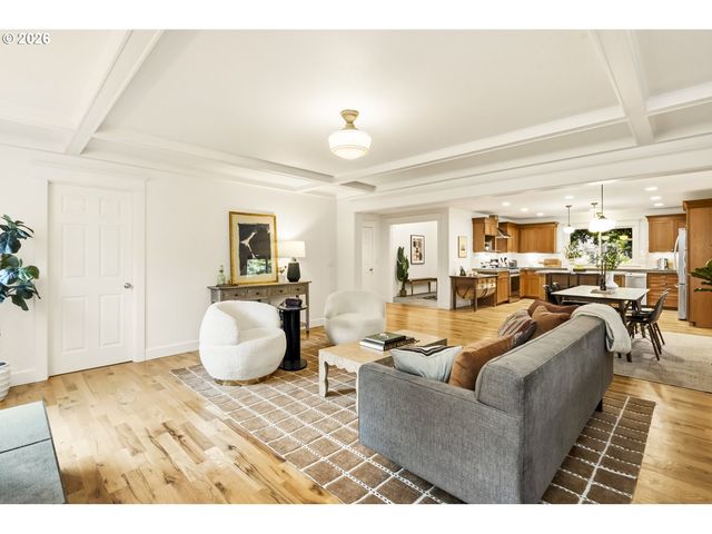 2620 Sw TEXAS St, Portland, OR 97219