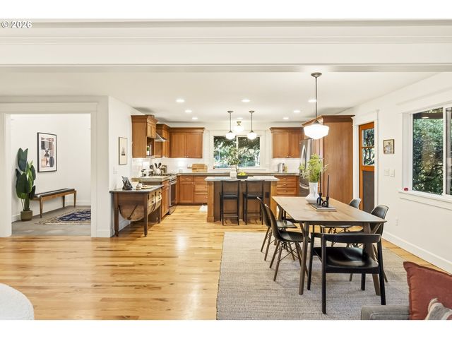 2620 Sw TEXAS St, Portland, OR 97219
